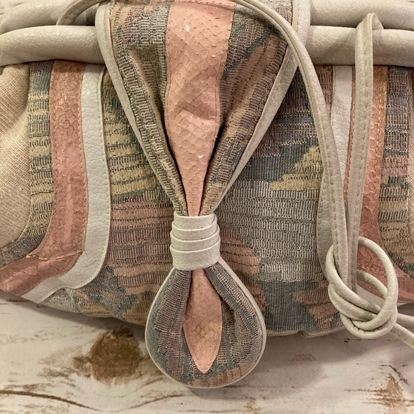 Vintage Bags By Sylvia Crossbody - Picture 3 of 16